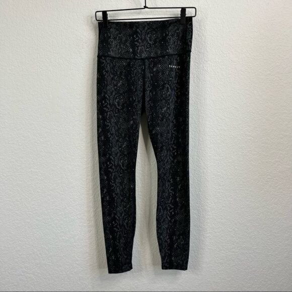 Varley Century Leggings Snake Python Print - Picture 2 of 8